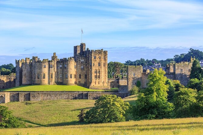 1 Day Alnwick Castle, Holy Island & Scottish Borders - Key highlights you should care about