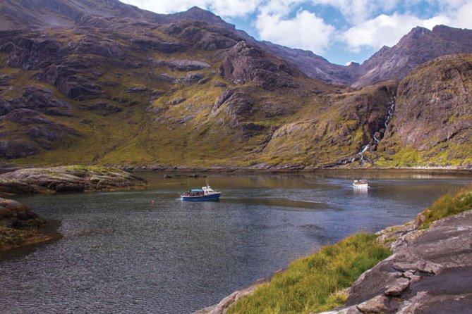 4-Day Isle of Skye and Highlands Small-Group Tour from Edinburgh - Day 1: The Kelpies, Loch Lomond, Kilin, and Glencoe’s drama