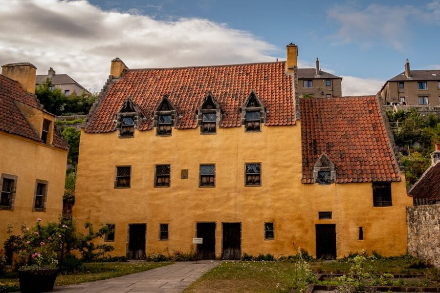 4-Day Outlander Trail From Edinburgh - Day 3 Culloden and Clava Cairns, plus Highland folk life in Newtonmore