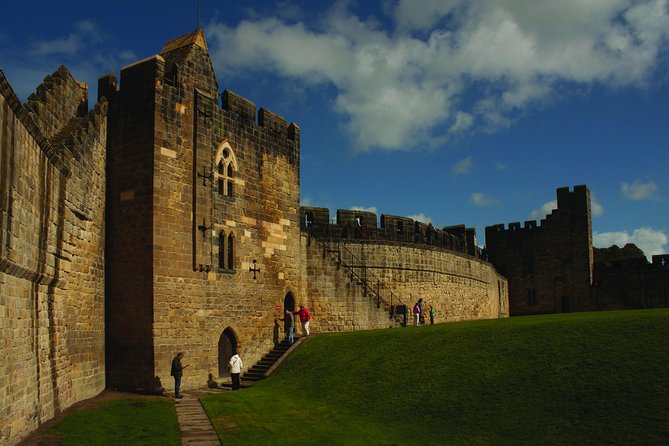 5-Day York, Lake District & Hadrian's Wall Tour from Edinburgh - Day 1, leaving Edinburgh the scenic way, then York after dark