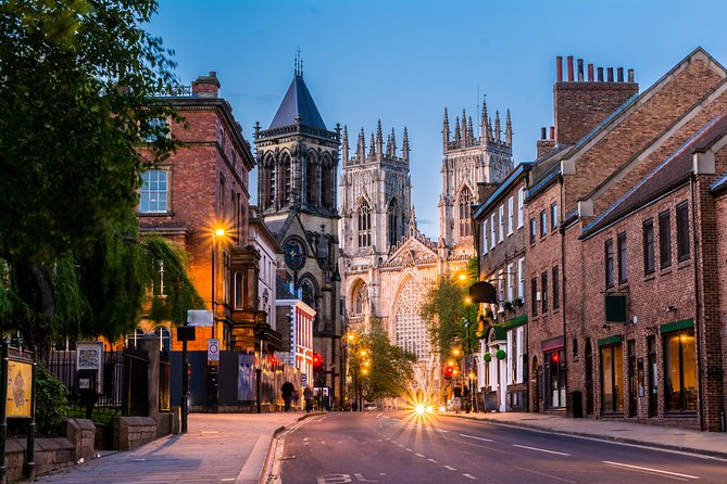 5-Day York, Lake District & Hadrian's Wall Tour from Edinburgh - The York advantage, medieval heart time that you control