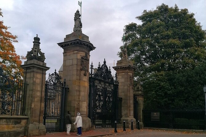 A History of Witchcraft in Edinburgh: A Self-Guided Audio Tour - Why This Witchcraft Walk Makes Sense on Foot