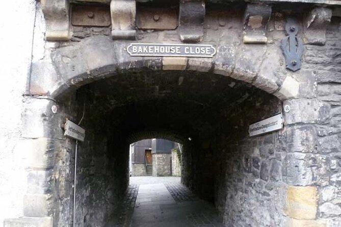 A History of Witchcraft in Edinburgh: A Self-Guided Audio Tour - The Royal Mile to Castle Hill: A Walk You Can Control