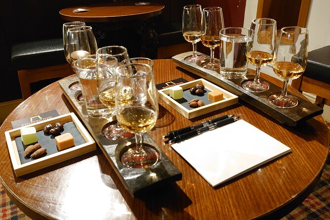 Afternoon Whisky Tasting in a Traditional Edinburgh Bar - Central Location and Timing: Building a Great Afternoon