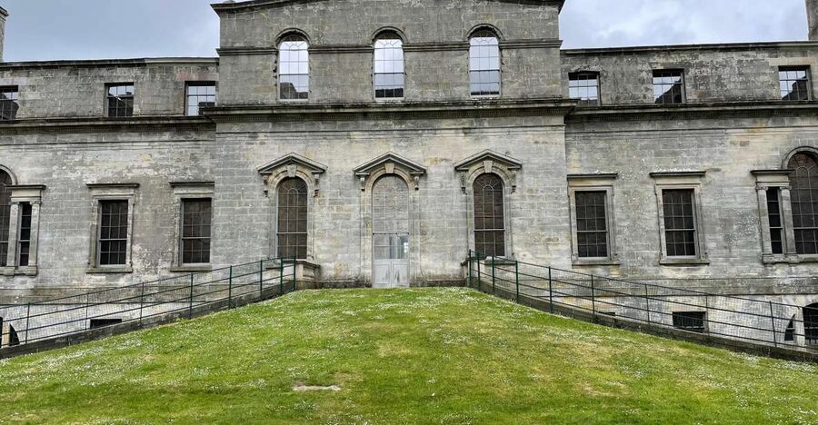 Codebreakers' Choice: Rosslyn Chapel & the Da Vinci Code - The van ride with live commentary, and how it sets up the day