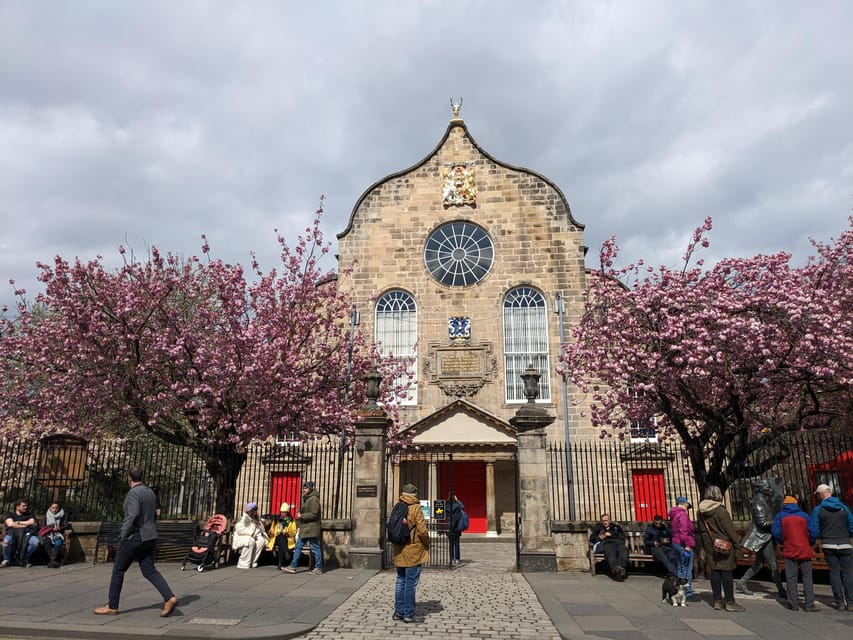 Dark Stories of Edinburgh: walking tour in French - Key highlights worth knowing