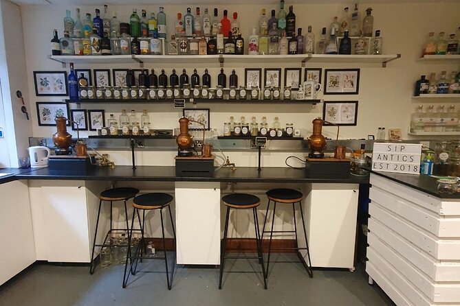 Distill a bottle of Gin on mini copper stills - Distilling on a mini copper still, your ingredients to your bottle