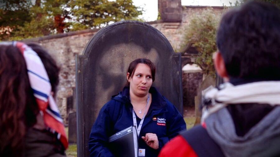 Edinburgh: 2-Hour Ghost Tour in Spanish - Getting your bearings at 190 High Street on the Royal Mile