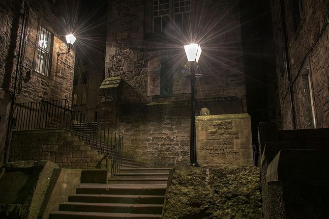 Edinburgh 2 Hour Nighttime Ghost Tour Italian Tour Guide - Old Calton Burial Ground: David Hume and the Weight of Place