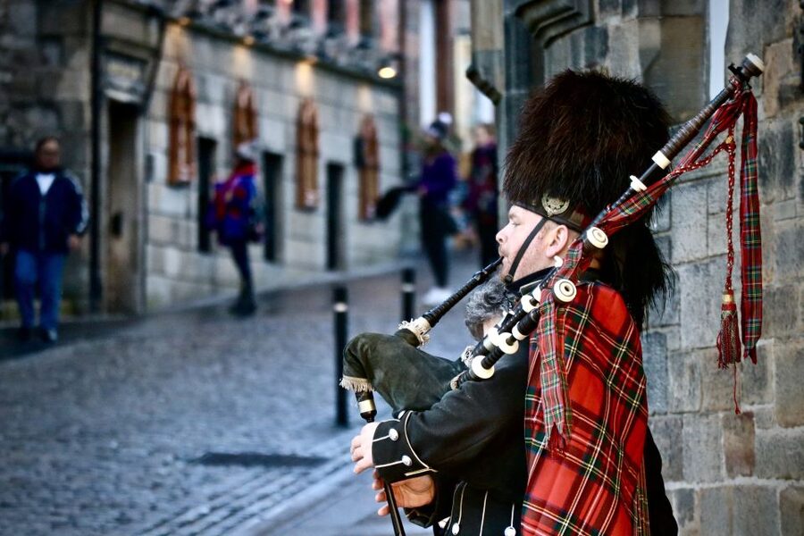 Edinburgh: 3-Hour Guided Secret Food Tour - Haggis, Cheeses, and Venison Chorizo: Classic Stops You Can Actually Taste