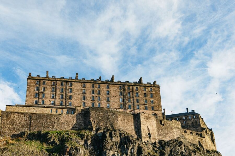 Edinburgh: 3-Hour Guided Walking Tour - Royal Mile to Grassmarket: pageantry meets real street life