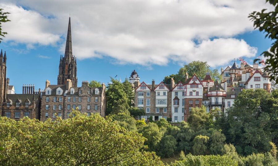 Edinburgh: 3-Hour Historical Walking Tour in Italian - Value for $20: What You Get in 3 Hours, and Who It Fits