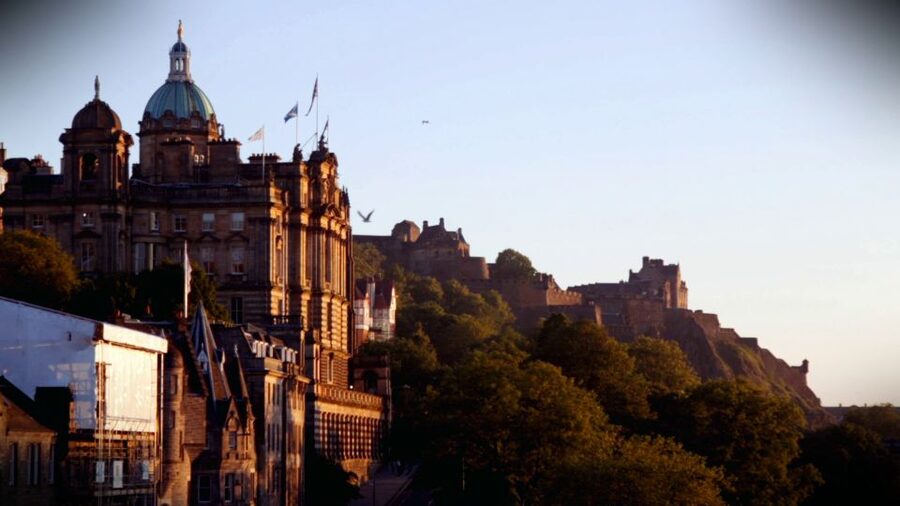 Edinburgh: 3-Hour Historical Walking Tour in Spanish - Making the Most of a Spanish Walking Tour in Just 3 Hours