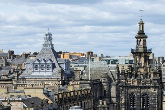Edinburgh 3 Hour Walking Tour Italian Tour Guide - Getting your bearings: from 190 High St to the National Museum area