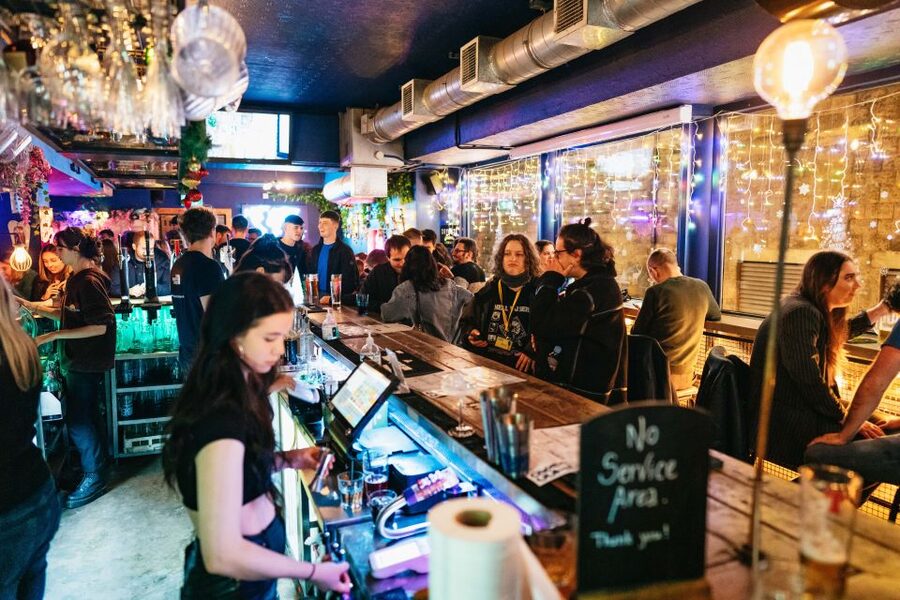 Edinburgh: 7 Bar Pub Crawl with 7 Shots & Discounts - Who This Tour Suits Best (and Who Might Prefer Something Else)