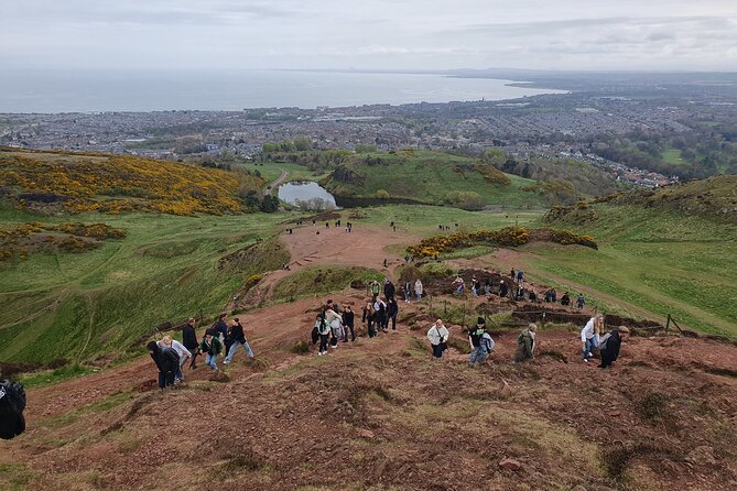 Edinburgh: Arthur's Seat Hike with Local Guide - The Climb: Pace, Breaks, and Safer Footsteps