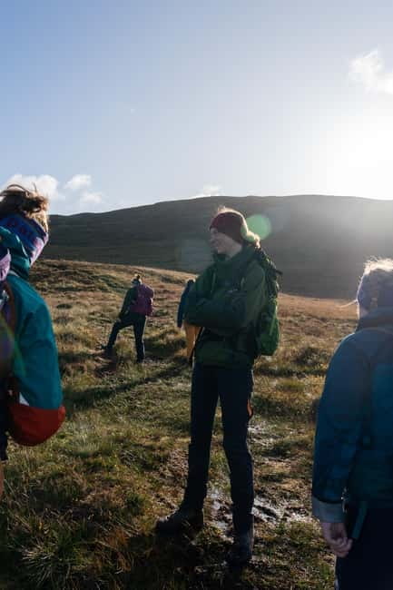 Edinburgh: Arthur's Seat Hike with Mountain Guide - Holyrood Palace and the First Stretch On Foot