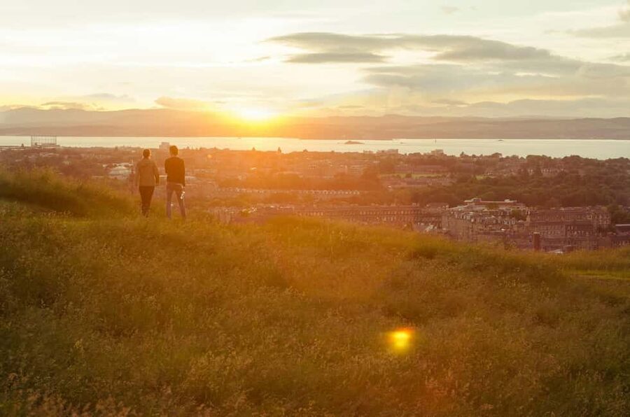 Edinburgh: Arthur's Seat Hike with Mountain Guide - Starting at the King’s Gallery, You Begin With Sights and a Game Plan