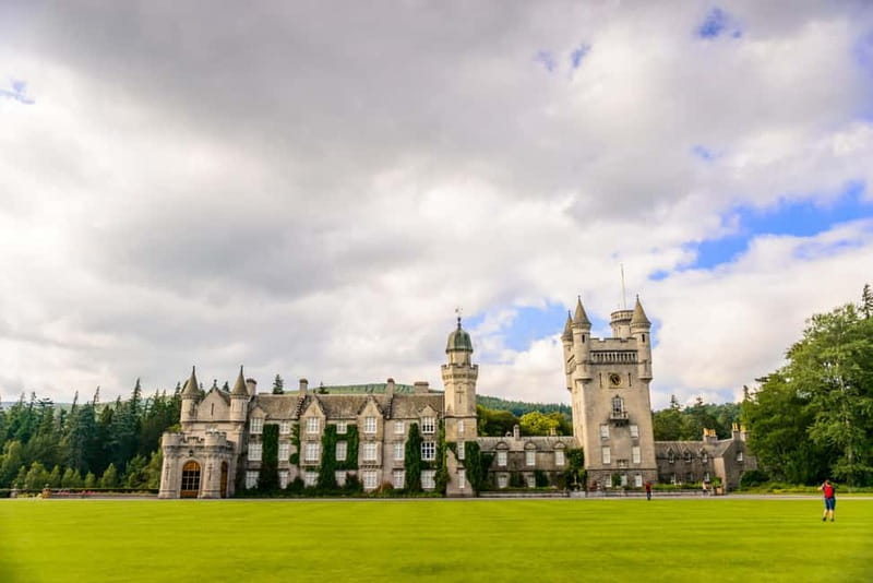 Edinburgh: Balmoral Castle and Scone Palace Royal Tour - Leaving Edinburgh: Forth Bridges and Loch Leven Castle