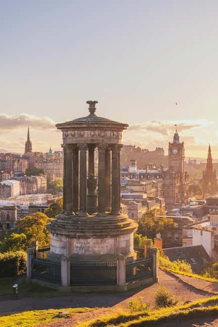 Edinburgh: Big Bus Hop-On, Hop-Off Tour by Open-Top Bus - Discounts, dog-friendly comfort, and staying mobile