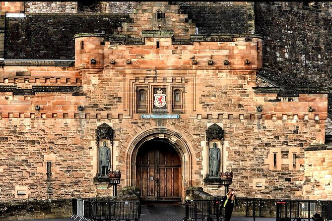 Edinburgh Castle Guided Tour - Tickets Included - The guided walk inside the castle grounds (and what you can expect)