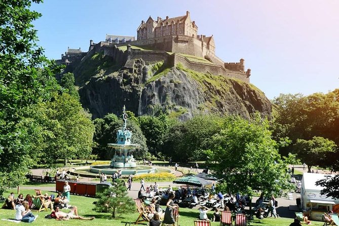 Edinburgh Castle Guided Walking Tour in English - The physical reality: uneven ground, wind, and what to wear