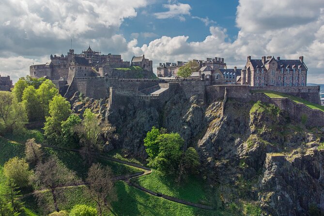 Edinburgh Castle: Guided Walking Tour with Entry Ticket - Why Edinburgh Castle feels different when you walk it with a guide