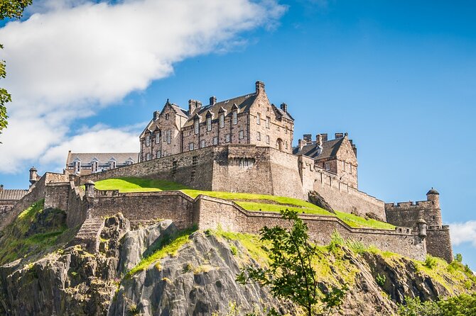 Edinburgh Castle Highlights Tour with Tickets, Map, and Guide - Start at the David Hume Statue, right on the Royal Mile