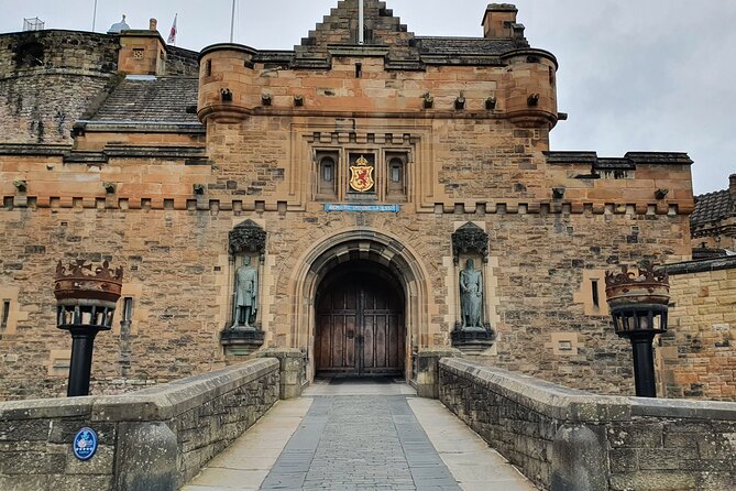 Edinburgh Castle Highlights Tour with Tickets, Map, and Guide - Walking, weather, and what to wear so the climb feels manageable