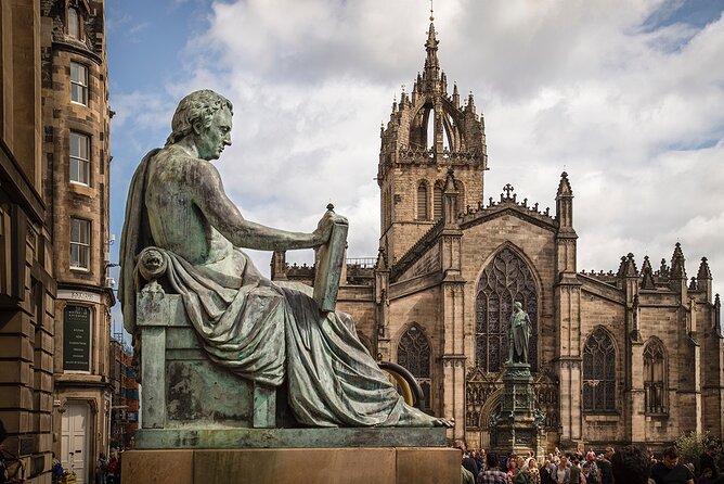 Edinburgh Castle & Royal Mile Walking Tour - Ticket Included - A Royal Mile Walk That Ends at Edinburgh Castle