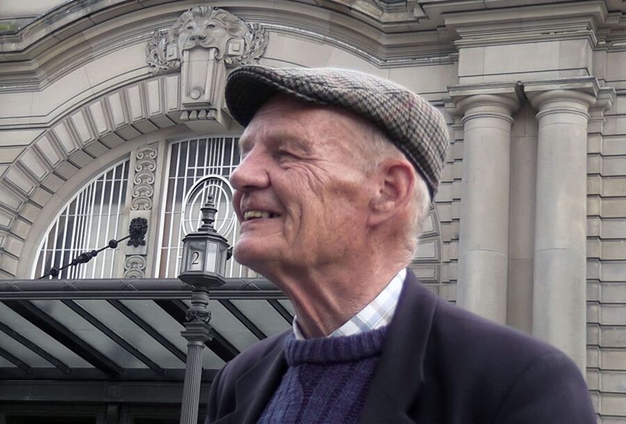 Edinburgh: City Highlights Private Guided Walking Tour - George Street and St Andrew Square, Edinburgh’s Oxford Street vibe