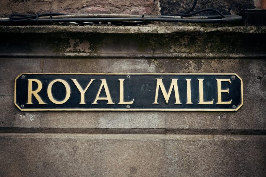Edinburgh: City Highlights Walking Tour - Greyfriars Kirkyard and Execution-Era Stories That Land With Real Weight