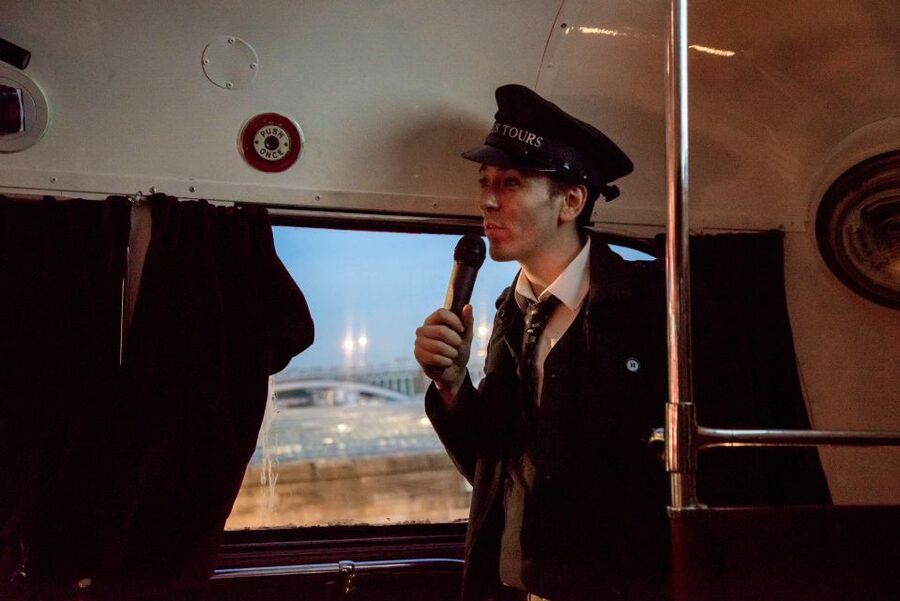 Edinburgh: Comedy Horror Ghost Bus Tour - Route Rundown: Edinburgh Castle, Grassmarket, Greyfriars, and Holyrood