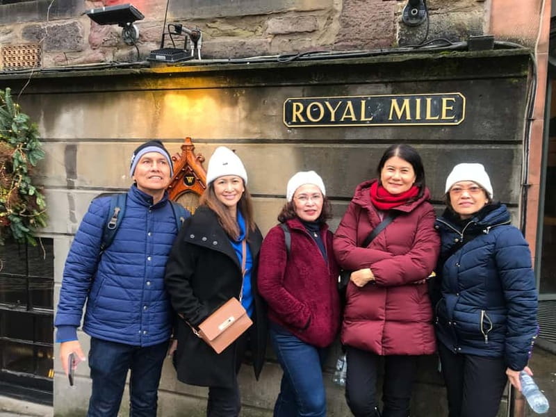 Edinburgh: Custom Highlights & Hidden Gems Tour with a Local - Secret Side Streets, Historic Neighborhoods, and a Coffee Pause