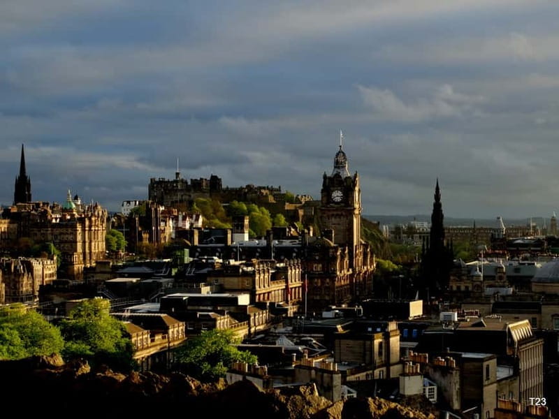 Edinburgh: Dark History Royal Mile Walking Tour - Where You Start at St Giles Cathedral, and What That Sets Up