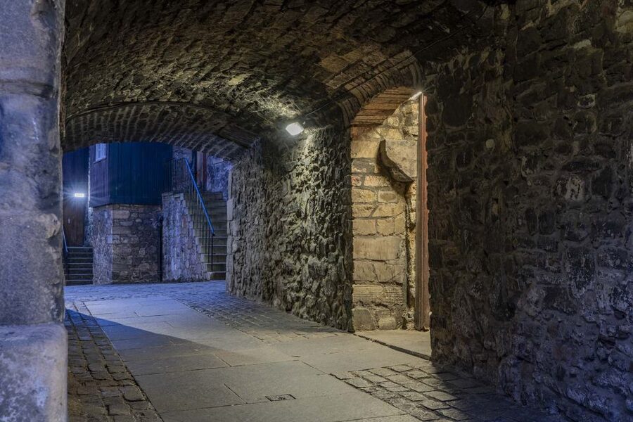 Edinburgh: Dark Secrets of the Old Town Ghost Walking Tour - Witch and warlock trials: fear, punishment, and belief