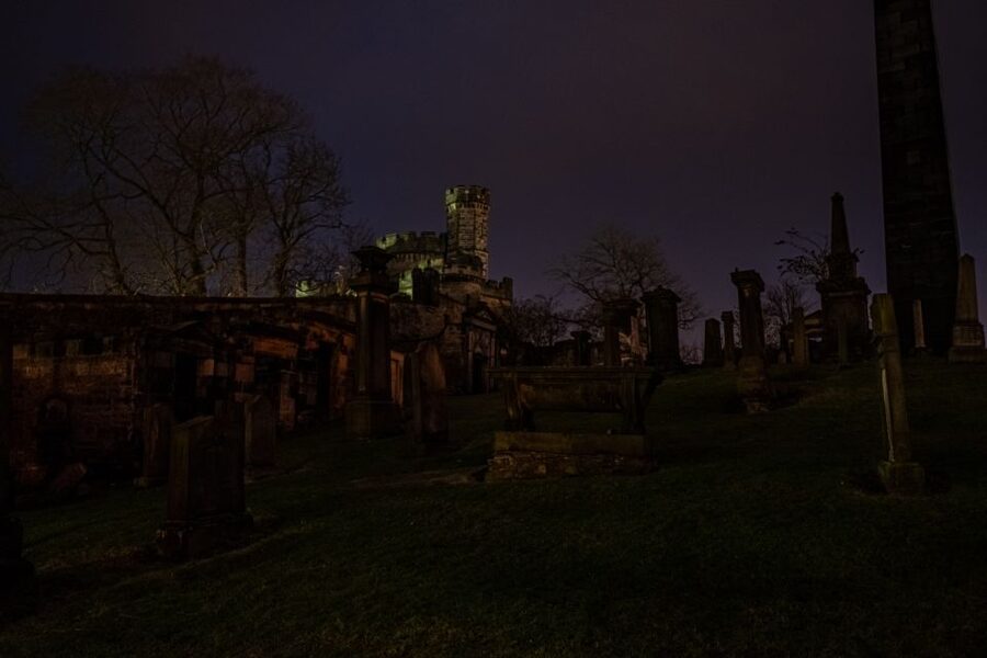 Edinburgh: Dark Secrets of the Old Town Ghost Walking Tour - The 2-hour route: what to expect on a night walk