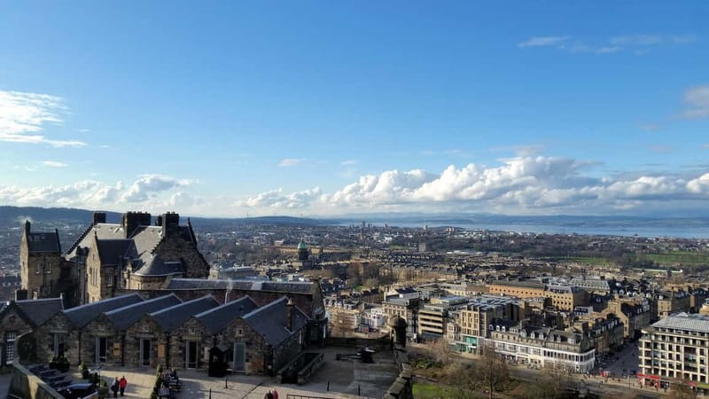 Edinburgh: Edinburgh Castle Guided History Tour with Tickets - Royal Mile Start: Finding 192 High Street Without Stress