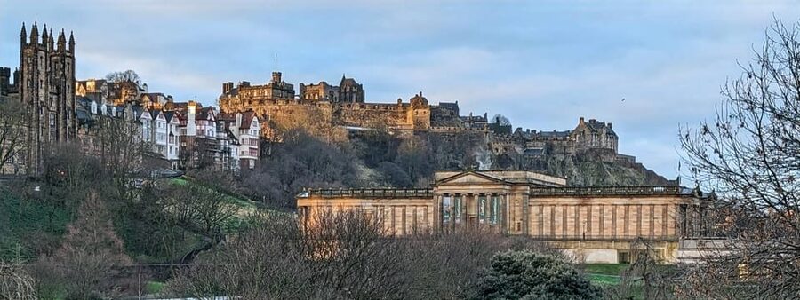 Edinburgh Express: Small-Group Walking Tour in French - Why a 2-Hour French Old Town Walk Makes Sense in Edinburgh