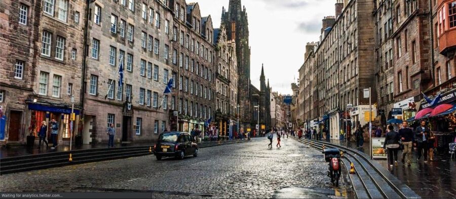Edinburgh: Extreme Paranormal Underground Ghost Tour - Going underground: what you should expect at the vault entrance