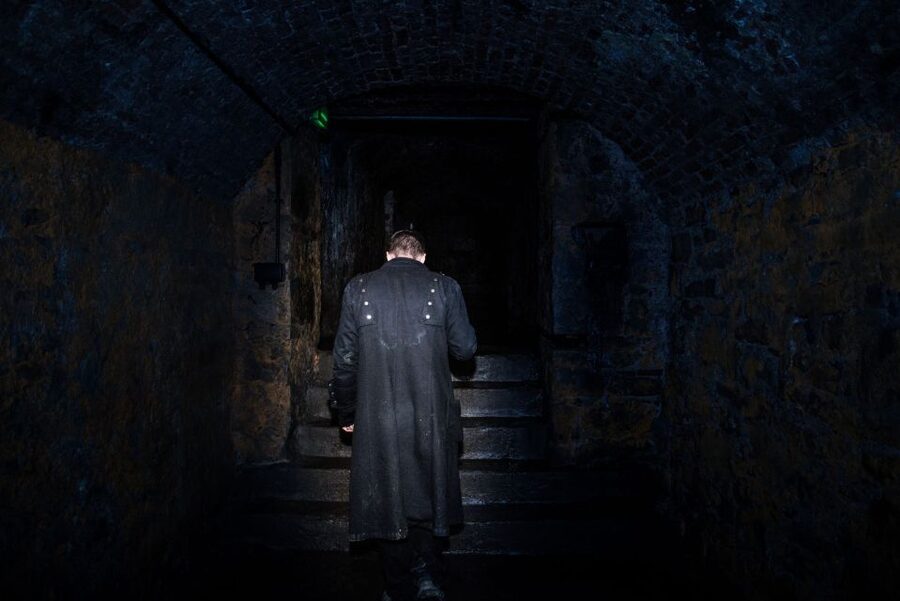 Edinburgh: Extreme Paranormal Underground Ghost Tour - Into the wynds and the path of death: why the route matters