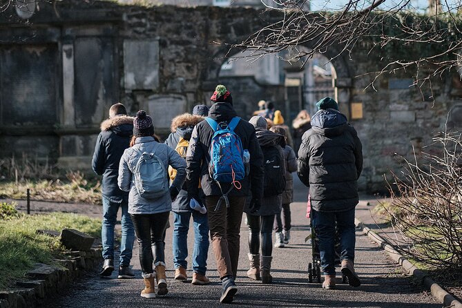 Edinburgh Full Day Walking Tour with Castle Included -Small Group - Lunch on High Street and the Royal Mile you will actually recognize