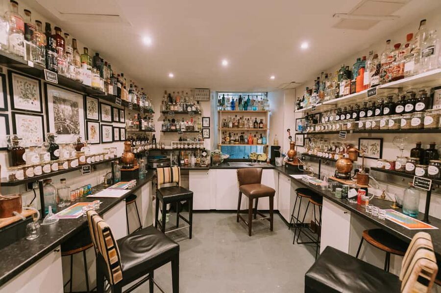 Edinburgh: Gin Distillation Workshop with Gin Tasting - Welcome G+T First, Then You Set the Rules of Your Taste