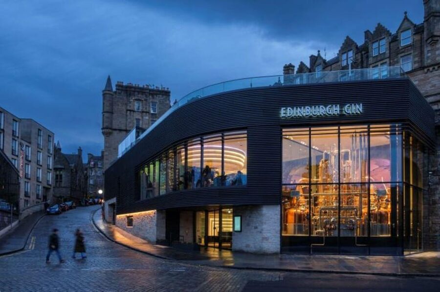 Edinburgh: Gin Distillery Tour and Tasting - The guided tour: gin in Edinburgh, told with practical energy