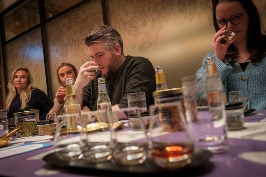 Edinburgh: Gin Distillery Tour and Tasting - Flavour Arch: turning botanicals into something you can actually smell