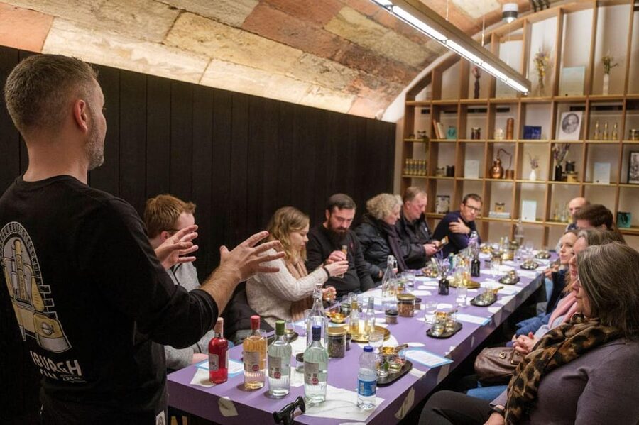 Edinburgh: Gin Distillery Tour and Tasting - Tasting room experience: multiple gins, plus mixer and garnish pairings