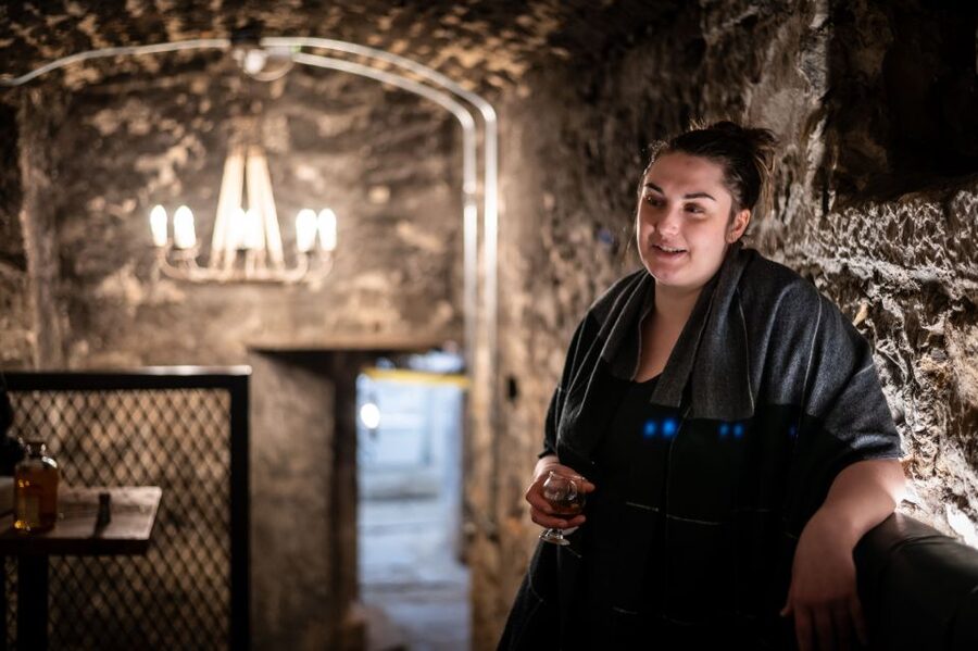 Edinburgh: Gin Tasting at Underground Venue - The guide experience: live storytelling that people consistently praise