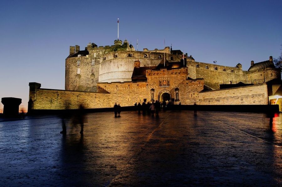 Edinburgh: Guided Ghost Walking Tour - Niddry’s Wynd Vaults Under South Bridge: Old Streets Beneath Your Feet