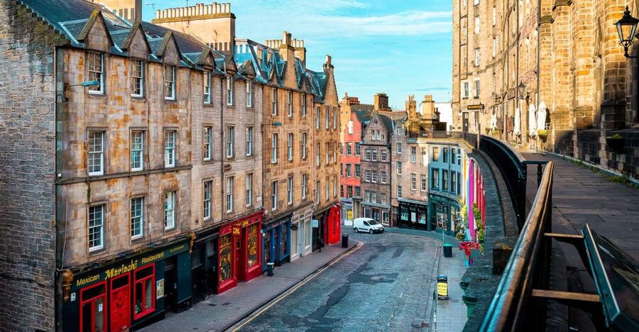Edinburgh: Guided Harry Potter Tour in French - Rowling’s Writing Life, Cafes, and the Feeling of the 90s