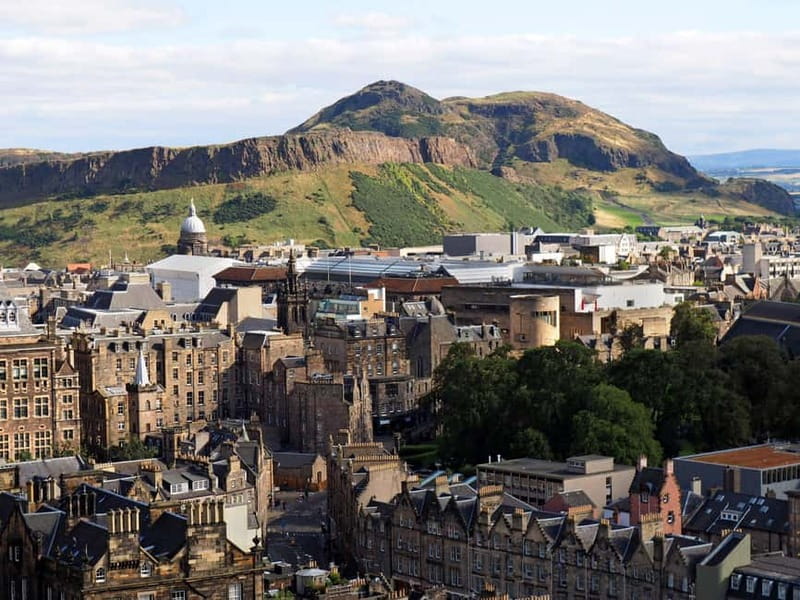 Edinburgh: Guided Hike to Arthur's Seat and Holyrood Park - Holyrood Park first, for wildlife, stone, and long human footsteps